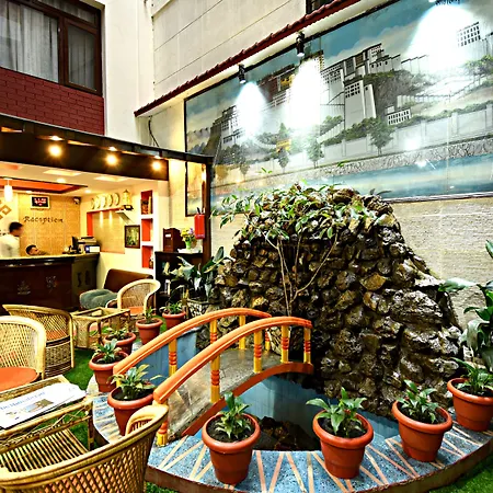 The Hotel Pleasure Home Inn